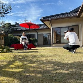 前撮り風景　振袖　庭園