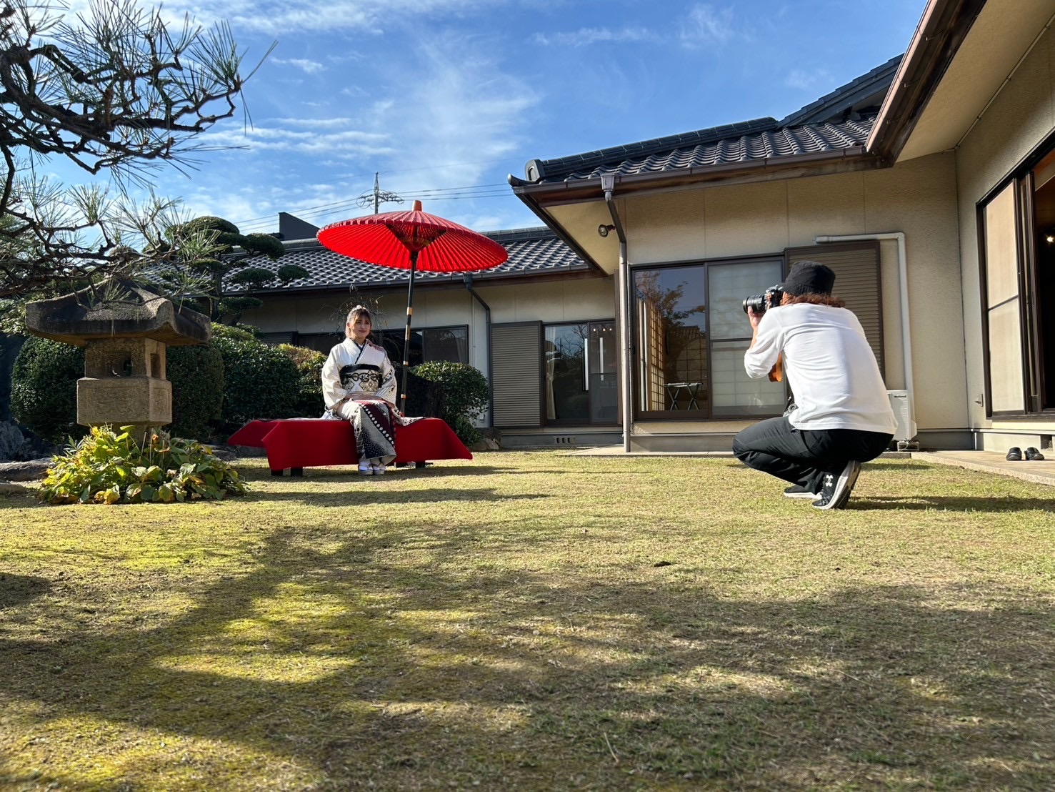 前撮り風景　振袖　庭園